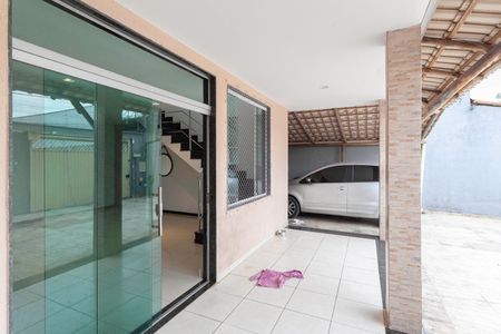 Casa à venda com 239m², 4 quartos e 5 vagasEntrada