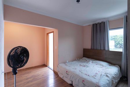 Casa à venda com 239m², 4 quartos e 5 vagasSuíte