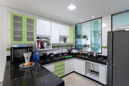 Casa à venda com 239m², 4 quartos e 5 vagasCozinha