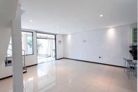 Casa à venda com 239m², 4 quartos e 5 vagasSala 1