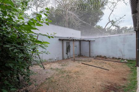 Casa à venda com 239m², 4 quartos e 5 vagasQuintal