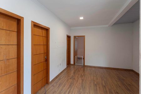 Casa à venda com 239m², 4 quartos e 5 vagasSala 2