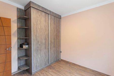 Casa à venda com 239m², 4 quartos e 5 vagasQuarto 2