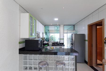 Casa à venda com 239m², 4 quartos e 5 vagasCozinha