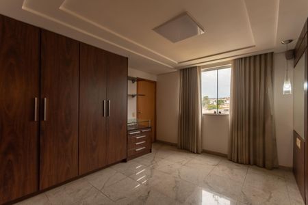 Apartamento à venda com 280m², 4 quartos e 4 vagasSuíte