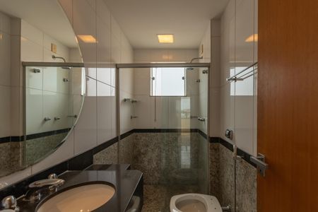 Apartamento à venda com 280m², 4 quartos e 4 vagasBanheiro Social