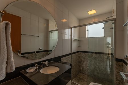 Apartamento à venda com 280m², 4 quartos e 4 vagasBanheiro Social