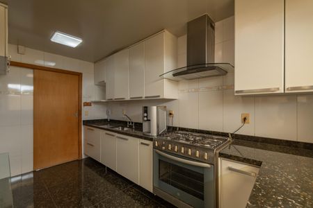 Apartamento à venda com 280m², 4 quartos e 4 vagasCozinha