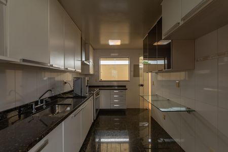 Apartamento à venda com 280m², 4 quartos e 4 vagasCozinha