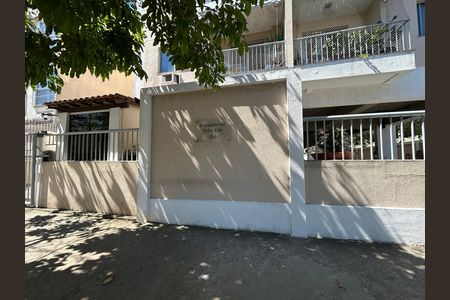 Fachada de apartamento para alugar com 2 quartos, 60m² em Praça Seca, Rio de Janeiro