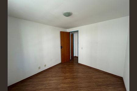 Quarto 2 de apartamento para alugar com 2 quartos, 60m² em Praça Seca, Rio de Janeiro