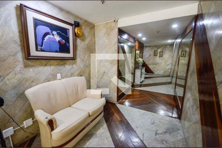 Apartamento à venda com 86m², 3 quartos e 1 vaga Apartamento à venda com 86m², 3 quartos e 1 vagaHall