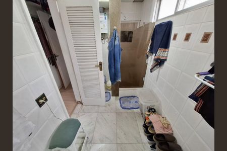 Apartamento à venda com 200m², 3 quartos e 1 vagaBanheiro da suíte 
