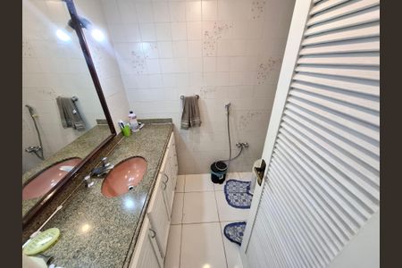 Apartamento à venda com 200m², 3 quartos e 1 vagaBanheiro 2