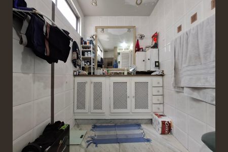 Apartamento à venda com 200m², 3 quartos e 1 vagaBanheiro da suíte 