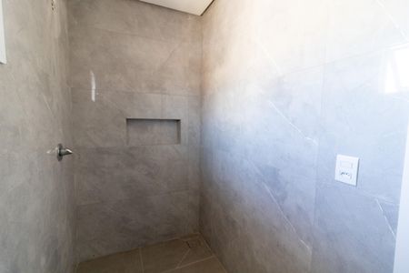 Casa de condomínio à venda com 122m², 3 quartos e 2 vagasBanheiro