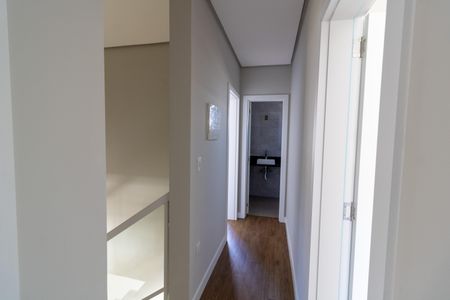 Casa de condomínio à venda com 122m², 3 quartos e 2 vagasCorredor