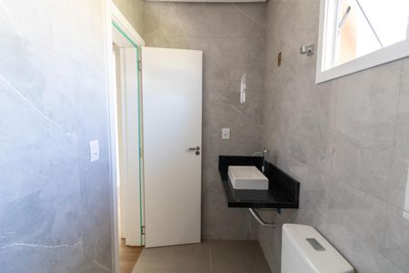 Casa de condomínio à venda com 122m², 3 quartos e 2 vagasBanheiro