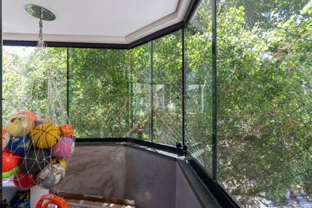 Apartamento à venda com 121m², 3 quartos e 2 vagasVaranda Quarto 1