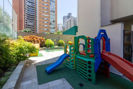 Apartamento à venda com 121m², 3 quartos e 2 vagasÁrea comum - Playground