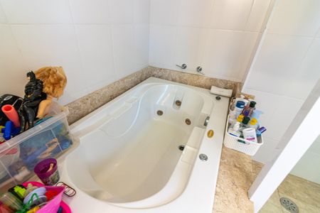 Apartamento à venda com 121m², 3 quartos e 2 vagasBanheiro da Suíte