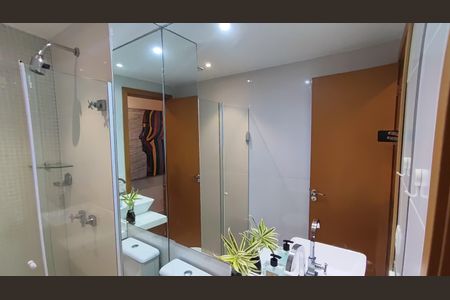 Apartamento à venda com 90m², 3 quartos e 1 vaga Apartamento à venda com 90m², 3 quartos e 1 vagaBanheiro