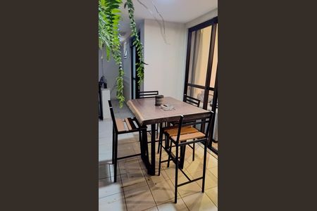 Apartamento à venda com 90m², 3 quartos e 1 vaga Apartamento à venda com 90m², 3 quartos e 1 vagaVaranda