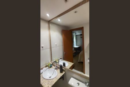 Apartamento à venda com 90m², 3 quartos e 1 vaga Apartamento à venda com 90m², 3 quartos e 1 vagaBanheiro da Suíte
