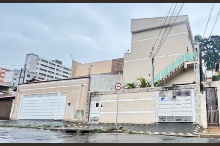 Casa de condomínio à venda com 70m², 2 quartos e 1 vaga Casa de condomínio à venda com 70m², 2 quartos e 1 vagaFachada