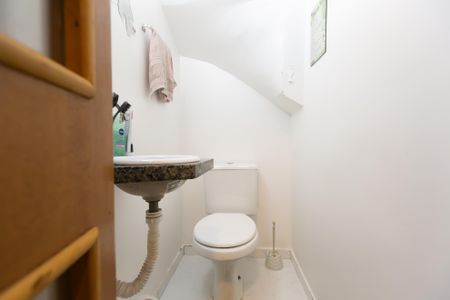 Casa de condomínio à venda com 70m², 2 quartos e 1 vaga Casa de condomínio à venda com 70m², 2 quartos e 1 vagaLavabo