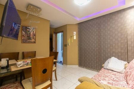 Casa de condomínio à venda com 70m², 2 quartos e 1 vaga Casa de condomínio à venda com 70m², 2 quartos e 1 vagaSala