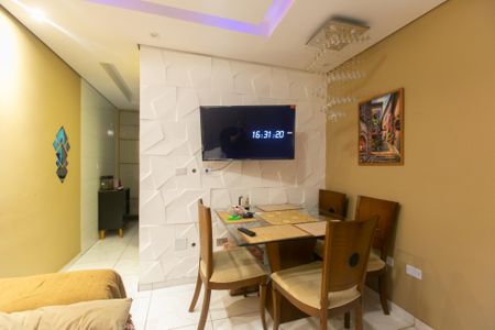 Casa de condomínio à venda com 70m², 2 quartos e 1 vaga Casa de condomínio à venda com 70m², 2 quartos e 1 vagaSala