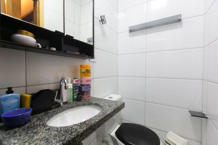 Casa de condomínio à venda com 70m², 2 quartos e 1 vaga Casa de condomínio à venda com 70m², 2 quartos e 1 vagaBanheiro