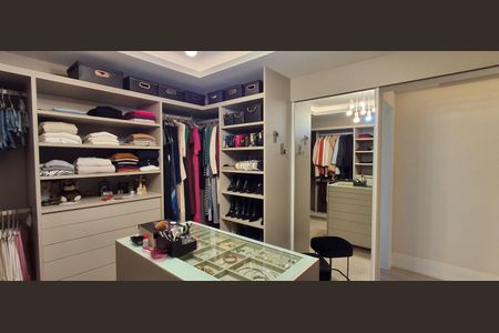 Apartamento à venda com 488m², 3 quartos e 5 vagasCloset