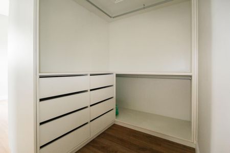 Apartamento para alugar com 85m², 3 quartos e 2 vagas Apartamento para alugar com 85m², 3 quartos e 2 vagasCloset da Suíte