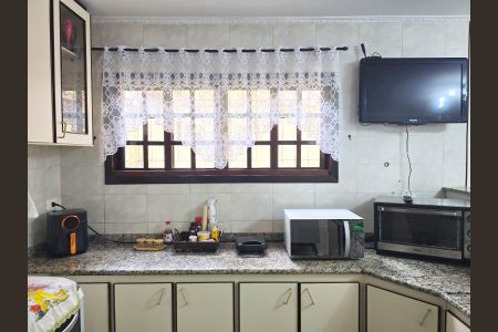 Casa à venda com 220m², 3 quartos e 2 vagas Casa à venda com 220m², 3 quartos e 2 vagasCozinha