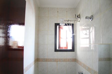 Casa à venda com 220m², 3 quartos e 2 vagasBanheiro da Suíte 02