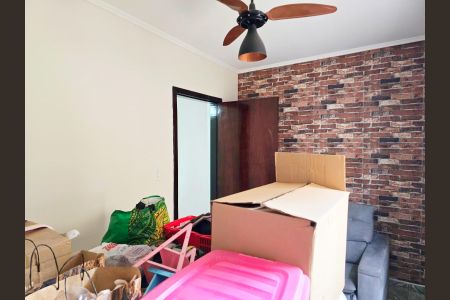 Casa à venda com 220m², 3 quartos e 2 vagas Casa à venda com 220m², 3 quartos e 2 vagasQuarto 03