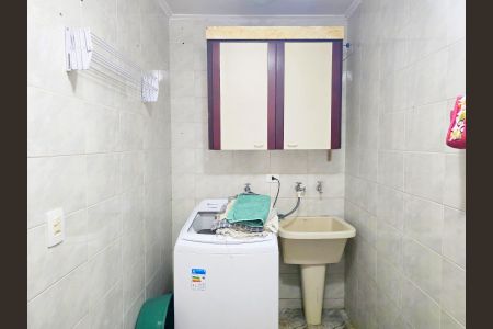 Casa à venda com 220m², 3 quartos e 2 vagas Casa à venda com 220m², 3 quartos e 2 vagasÁrea de Serviço