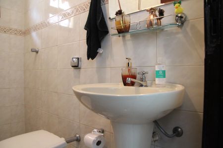 Casa à venda com 220m², 3 quartos e 2 vagasLavabo