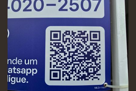 Casa à venda com 220m², 3 quartos e 2 vagas Casa à venda com 220m², 3 quartos e 2 vagasPlaquinha