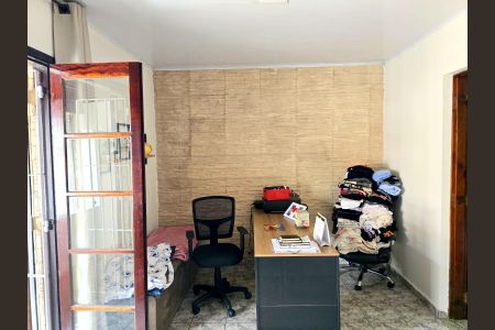 Casa à venda com 220m², 3 quartos e 2 vagas Casa à venda com 220m², 3 quartos e 2 vagasCloset da Suíte 01