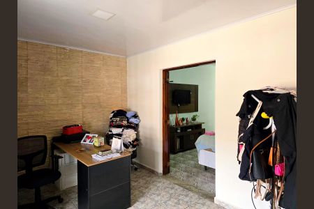 Casa à venda com 220m², 3 quartos e 2 vagas Casa à venda com 220m², 3 quartos e 2 vagasCloset da Suíte 01