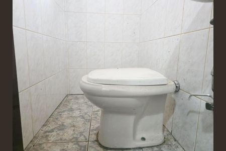 Casa à venda com 220m², 3 quartos e 2 vagas Casa à venda com 220m², 3 quartos e 2 vagasBanheiro da Suíte 02