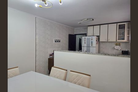 Casa à venda com 220m², 3 quartos e 2 vagas Casa à venda com 220m², 3 quartos e 2 vagasCozinha