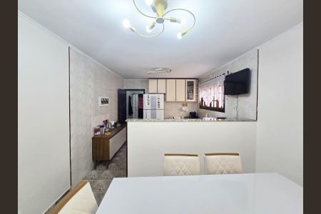 Casa à venda com 220m², 3 quartos e 2 vagas Casa à venda com 220m², 3 quartos e 2 vagasCozinha