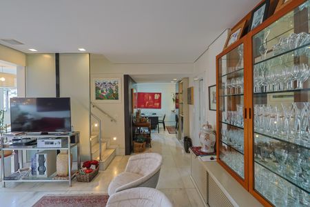 Apartamento à venda com 180m², 4 quartos e 2 vagasSala