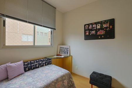 Apartamento à venda com 180m², 4 quartos e 2 vagasQuarto 2