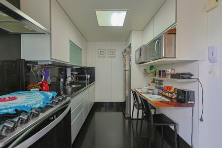Apartamento à venda com 180m², 4 quartos e 2 vagasCozinha