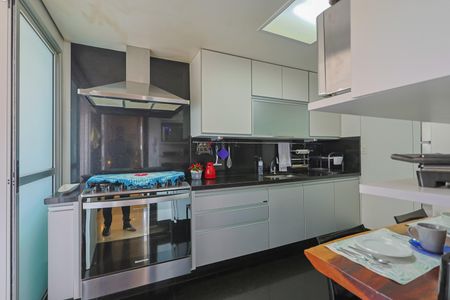 Apartamento à venda com 180m², 4 quartos e 2 vagasCozinha